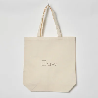 Quw tote bag